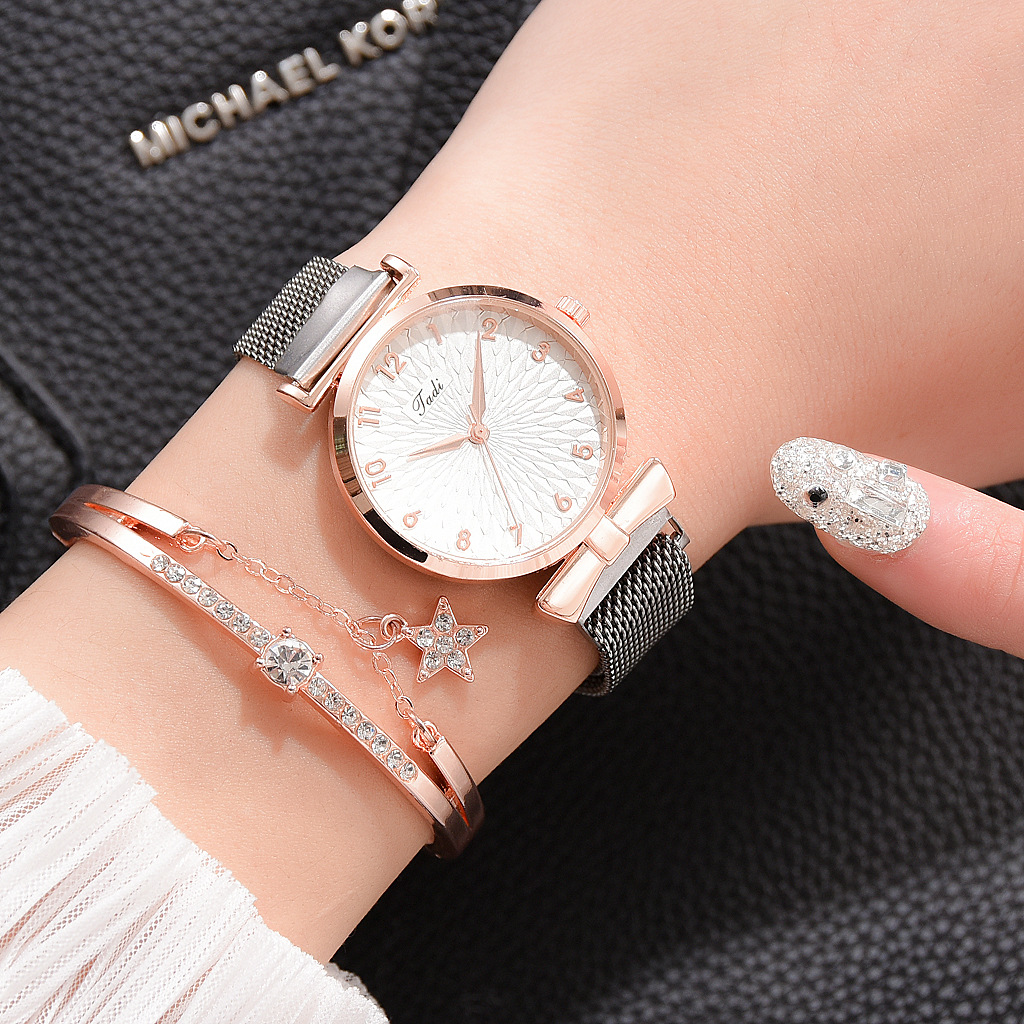 สร้อยข้อมือผู้หญิงชุดควอตซ์นาฬ - Ladies Fashion Watch บทวิจารณ์และราคา